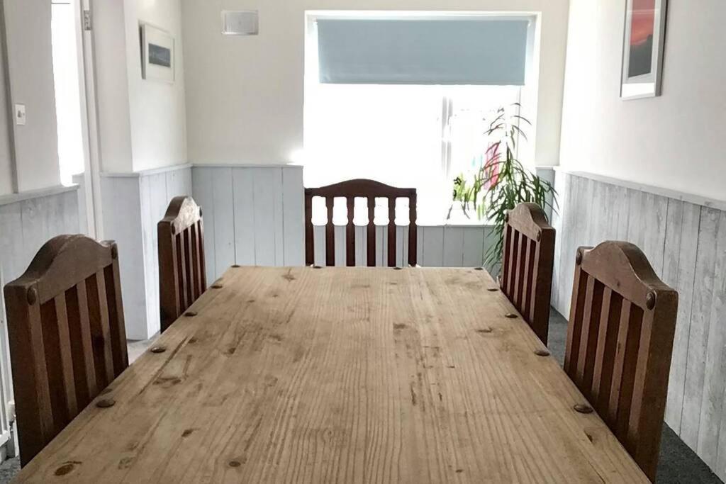 Large 5 Bed 3 Bath House 300 Meters From Beach And Restaurants New Quay Buitenkant foto